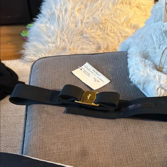 Salvatore Ferragamo Black and Gold Belt - Picture 3 of 3